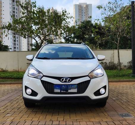 HYUNDAI HB20 1.6 PREMIUM 16V FLEX 4P AUTOMÁTICO HYUNDAI HB20 1.6 PREMIUM 16V FLEX 4P AUTOMÁTICO